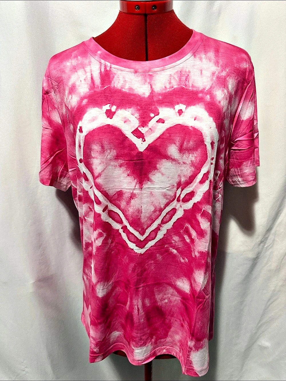 Tie-Dye Heart Tee in Pink & White Size Large